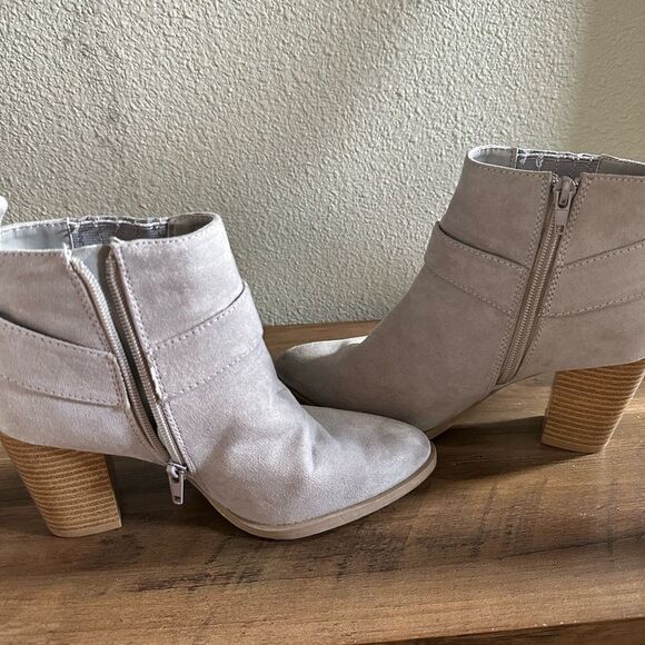 Qupid Light Grey Ankle Booties Size 6 - Picture 5 of 11